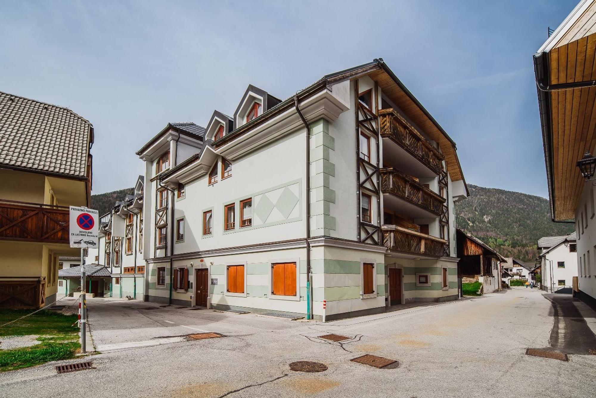 Apartments Slavec With Free Onsite Parking Kranjska Gora Rum bild