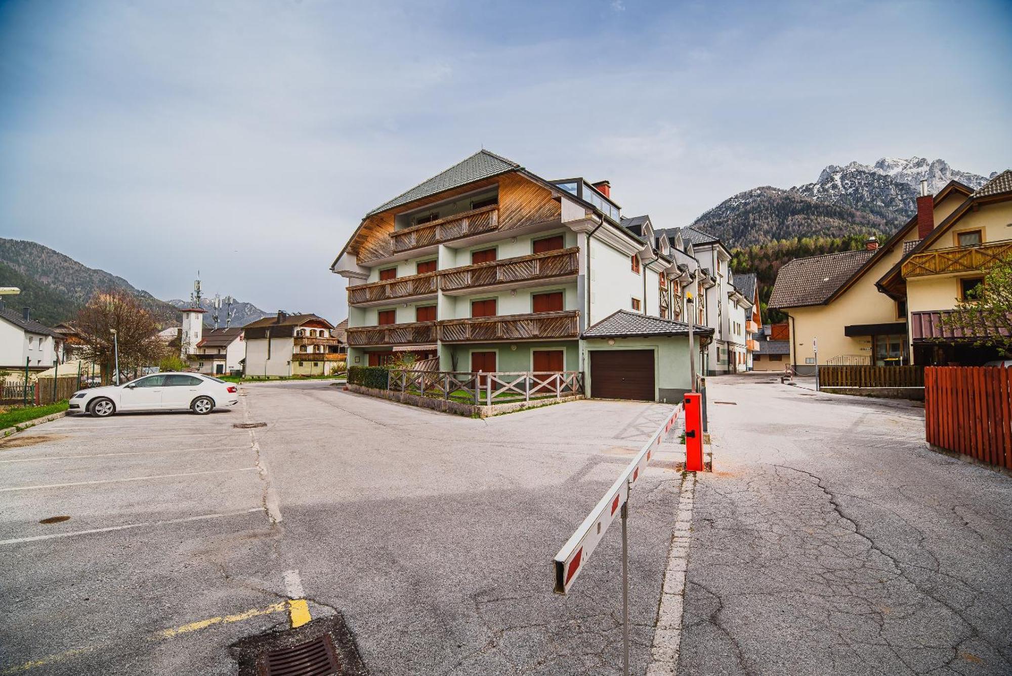 Apartments Slavec With Free Onsite Parking Kranjska Gora Exteriör bild