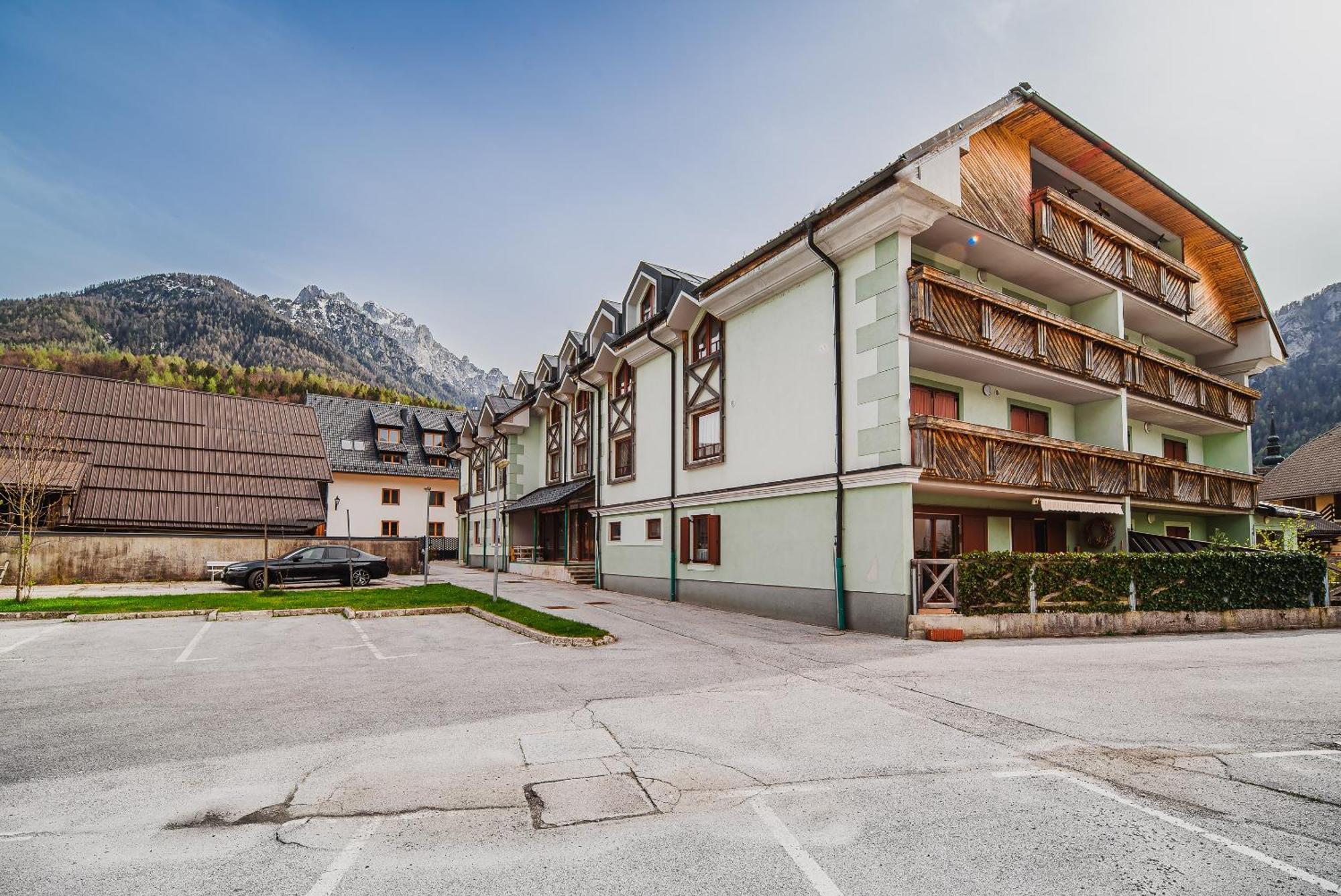 Apartments Slavec With Free Onsite Parking Kranjska Gora Exteriör bild