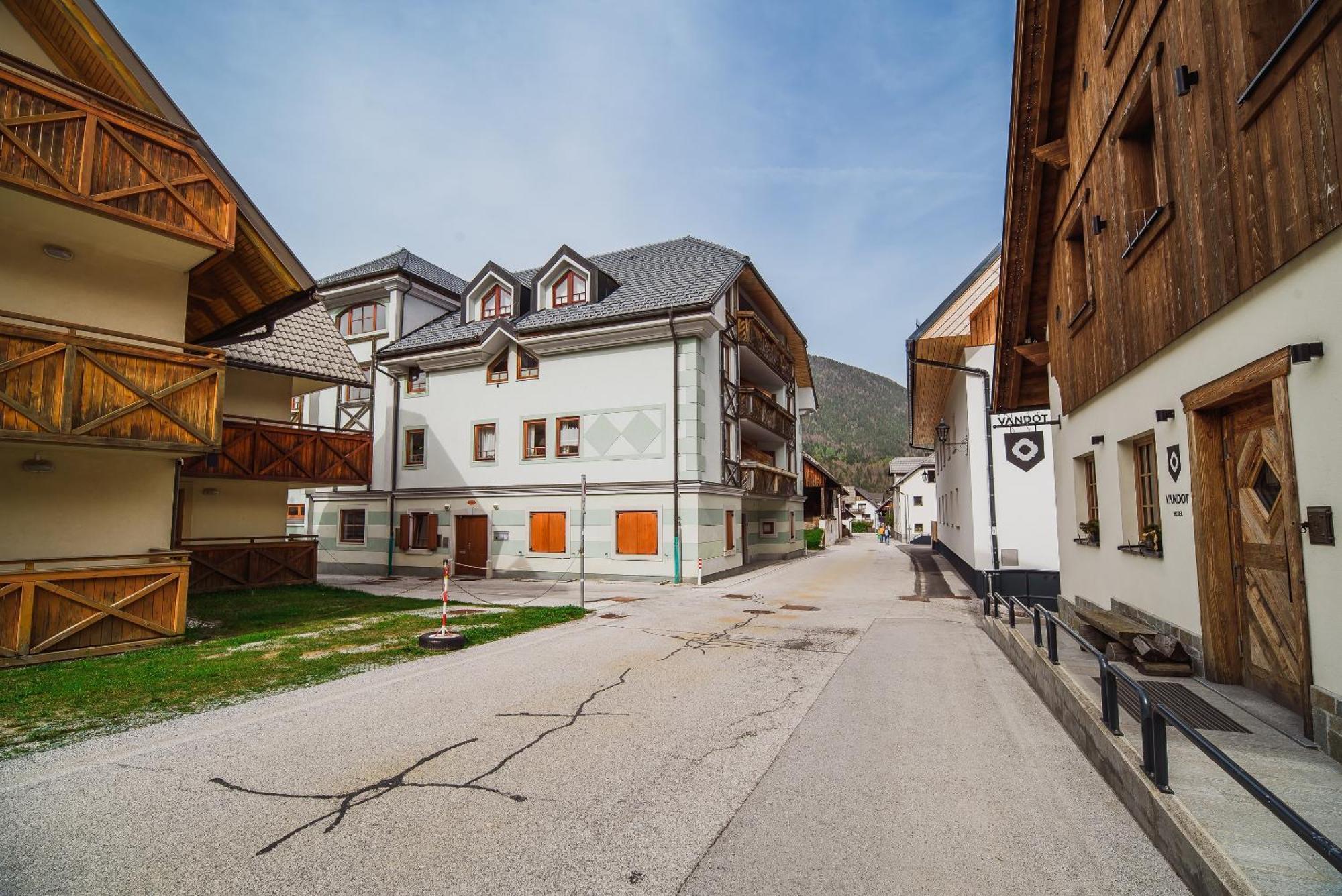Apartments Slavec With Free Onsite Parking Kranjska Gora Exteriör bild